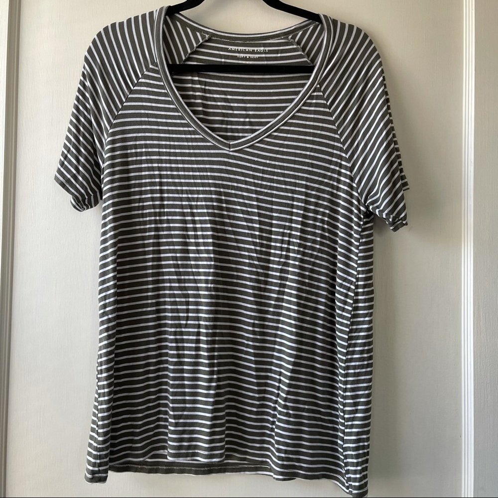 American Eagle V-Neck Shirt